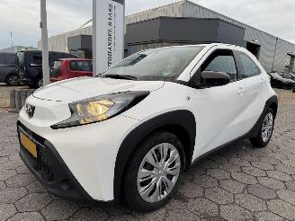 krockskadad bil auto Toyota Aygo X 1.0 VVT-i MT Play 2022/6