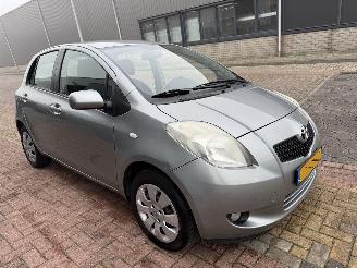 škoda osobní automobily Toyota Yaris 1.0 VVTi Terra 2006/4