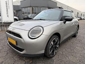 Avarii autoturisme Mini Cooper E Favoured L 40.7 kWh 2024/1