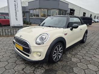 Unfallwagen Mini Cooper 1.5 Cabrio Cooper Chili Serious Business 2016/6