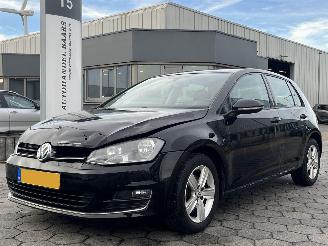 Schadeauto Volkswagen Golf 1.2 TSI Highline 2013/4