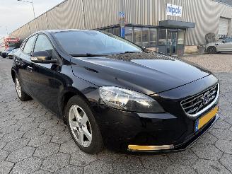 Volvo V-40 1.6 D2 R-Design picture 4