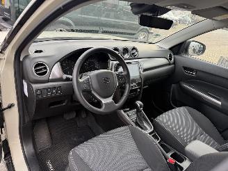 Suzuki Vitara 1.5 Hybrid Select picture 16