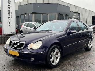 krockskadad bil auto Mercedes C-klasse 200 K. Elegance AUTOMAAT 2000/10