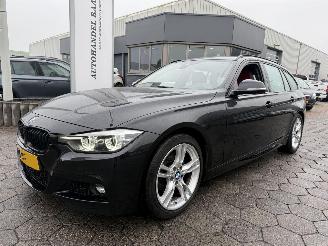 krockskadad bil auto BMW 3-serie Touring 318i M Sport Nap 2019/5