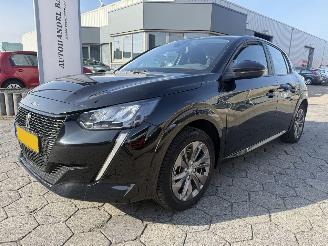 Damaged car Peugeot 208 EV Active Pack 50 kWh 2023/5