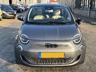 Fiat 500E La Prima 42 kWh AUTOMAAT picture 2