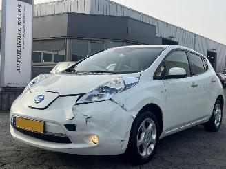 krockskadad bil auto Nissan Leaf Base 24 kWh 2013/3
