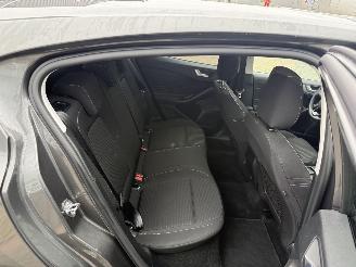 Ford Focus 1.0 EcoBoost Hybrid Titanium picture 10