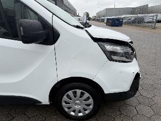 Nissan Primastar 2.0 dCi L2H1 Acenta picture 11