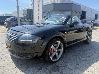 Auto incidentate Audi TT Roadster Quattro 225 PK 1.8 5V Turbo 2001/1