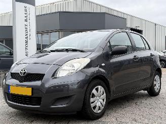 uszkodzony samochody osobowe Toyota Yaris 1.0 VVTi Acces 2011/2