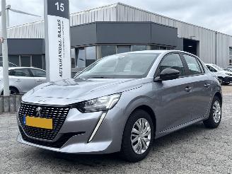 damaged passenger cars Peugeot 208 1.2 PureTech Active 2022/12