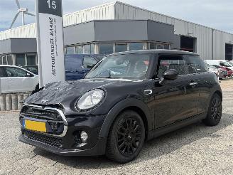 Coche accidentado Mini Cooper 1.5 Cooper Business 2016/12