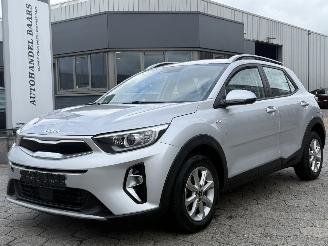 damaged passenger cars Kia Stonic 1.0 T-GDi MHEV DynamicLine 2022/4