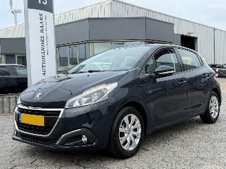 uszkodzony samochody osobowe Peugeot 208 1.2 PureTech Blue Lion 2017/7