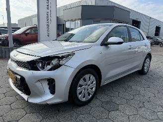 damaged passenger cars Kia Rio 1.0 TGDI ComfortPlusLine Navigator 2017/6