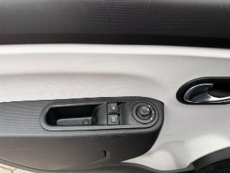 Renault Twingo 1.0 SCe Collection picture 14