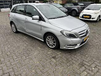 Auto incidentate Mercedes B-klasse 180 AUTOMAAT. AMBITION. 2013/9