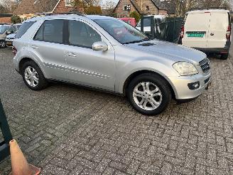 damaged passenger cars Mercedes ML 320 cdi 2006/3