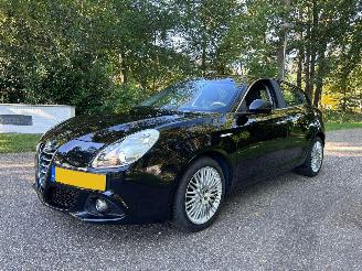 Unfallwagen Alfa Romeo Giulietta 1.6 JTDM Excusive. 2015/5