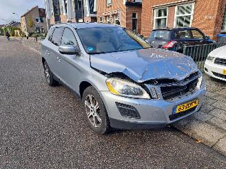 krockskadad bil auto Volvo Xc-60 2.0 T5 summum automaat 2013/1