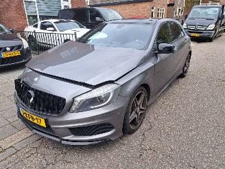 krockskadad bil auto Mercedes A-klasse 180 prestige 2013/3