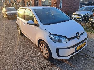 krockskadad bil auto Volkswagen Up! 1.0i move up 2019/10