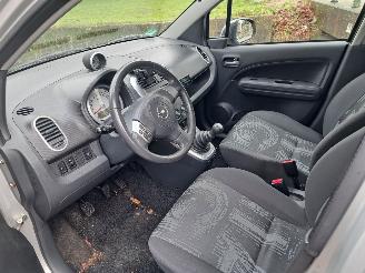 Opel Agila 1.0i picture 3