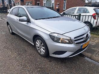 skadebil auto Mercedes A-klasse 180 CDI automaat pannodak 2013/11