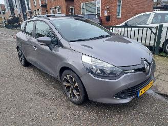 krockskadad bil auto Renault Clio 0.9 tce autentque 2013/11