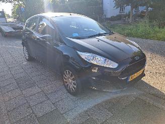Damaged car Ford Fiesta 1.0i style essential 2017/3