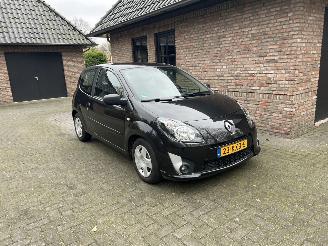Auto incidentate Renault Twingo 1.2 16V DYNAMIQUE AUTOMAAT AIRCO 2010/3
