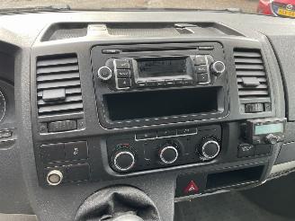 Volkswagen Transporter 2.0 TDI LANG AIRCO 6-person picture 17