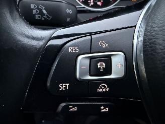 Volkswagen Passat 1.6 TDI Highline Airco NAVI Cruise PDC picture 20