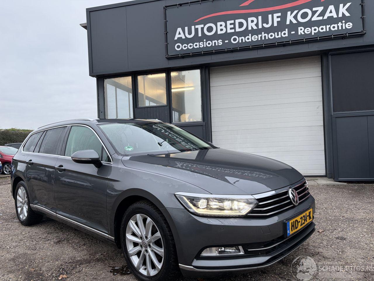 Volkswagen Passat 1.6 TDI Highline Airco NAVI Cruise PDC