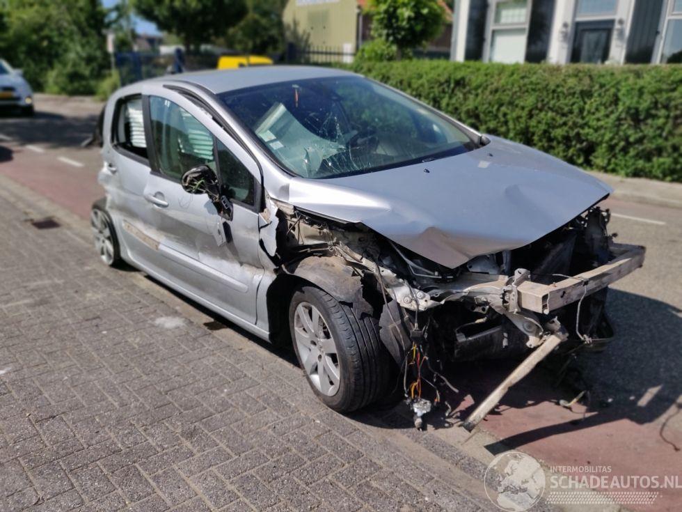 Peugeot 308 1.6 HDi