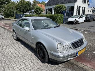 Coche siniestrado Mercedes CLK 2.0 - 16V Coupe 1999/5