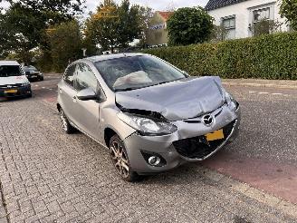 damaged passenger cars Mazda 2 1.3-16V 2014/9