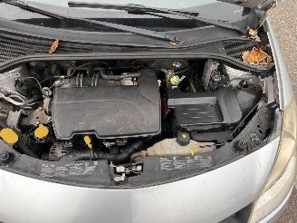 Renault Clio 1.2-16V picture 6