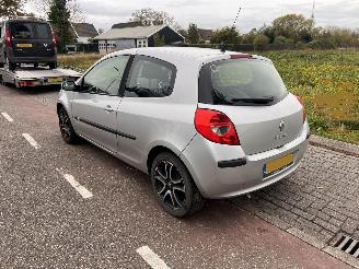 Renault Clio 1.2-16V picture 4