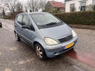 krockskadad bil auto Mercedes A-klasse A 140 2003/1