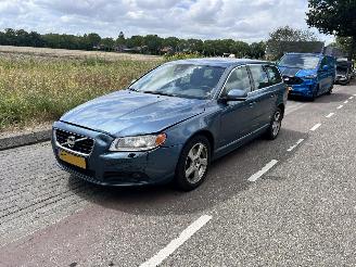 Volvo V-70 2.4 D5 picture 2