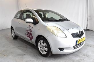 skadebil auto Toyota Yaris  2006/4