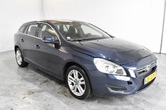 škoda osobní automobily Volvo V-60 1.6 T3 Momentum 2012/6