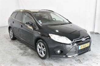 Unfallwagen Ford Focus 1.0 EcoBoost Trend 2013/5