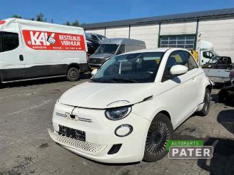 Auto da rottamare Fiat 500E 500e (332), Hatchback, 2020 42 kWh 3+1 2022/5