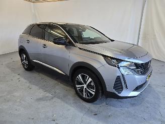 damaged passenger cars Peugeot 3008 1.6 HYbrid All P.Bns 2023/10