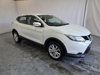 Vaurioauto  passenger cars Nissan Qashqai 1.2 Connect Edition 2015/3