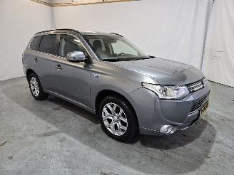 Voiture accidenté Mitsubishi Outlander 2.0 PHEV Business Ed 2014/8